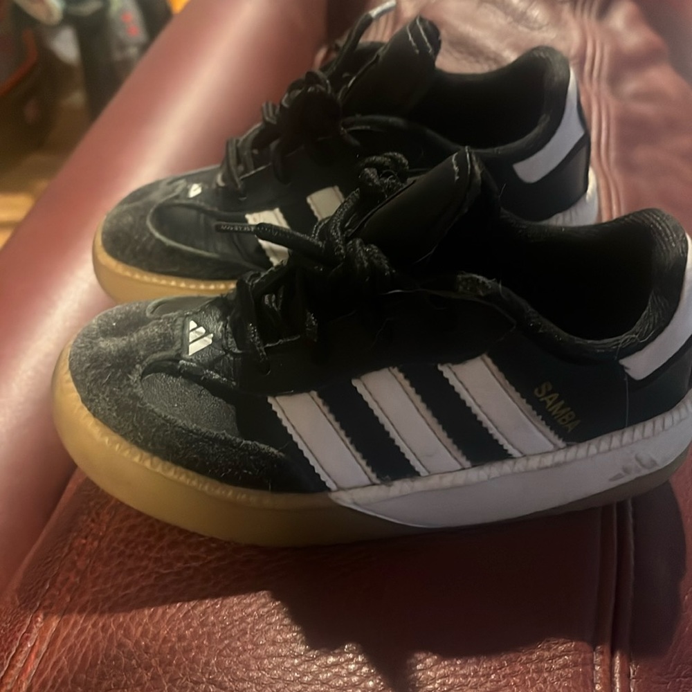 toddler size 9 adidas black shoes